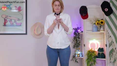 Lou  Peaches online show from 04/05/26, 02:14