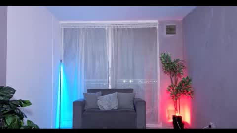 Snapshot of isnotforeveryone chatting on 10/20/25, 12:22 Julyane online show from 10/20/25, 12:22