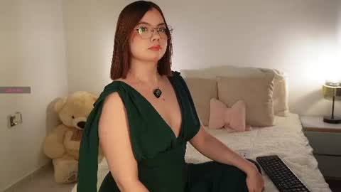 Snapshot of issa_baby_ chatting on 06/30/26, 03:29 issa baby online show from 06/30/26, 03:29