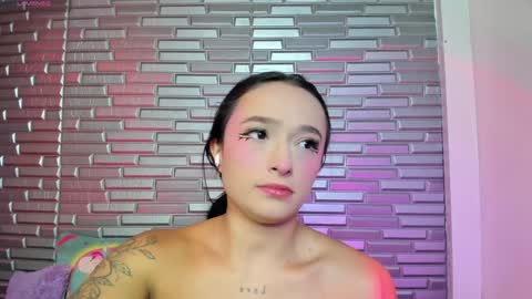 I S S A B E L A Igissaa ax    Xlittleissa  online show from 12/03/24, 02:05