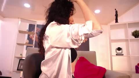 Snapshot of issa_milf chatting on 05/28/26, 12:13 issa_milf online show from 05/28/26, 12:13