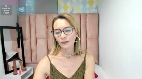 ISSA MILF online show from 04/01/26, 08:50