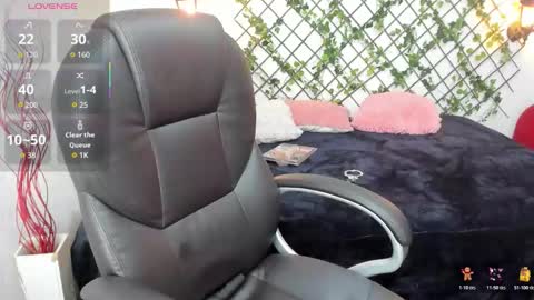 Issa  online show from 10/25/25, 02:24