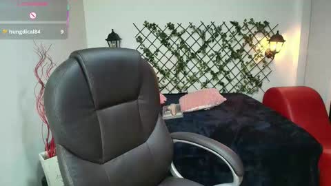 Issa  online show from 11/12/25, 01:33