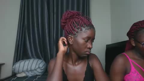 Snapshot of issa_sky1 chatting on 12/21/25, 07:21 Sky online show from 12/21/25, 07:21