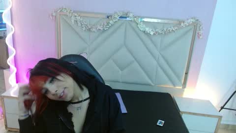 Issa online show from 02/09/26, 03:32