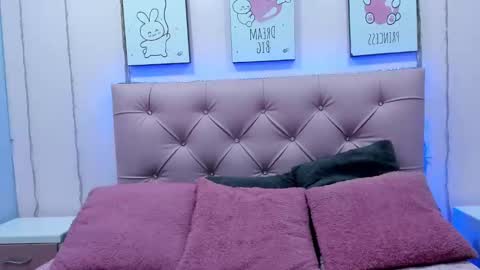 Issa  online show from 09/21/25, 03:08