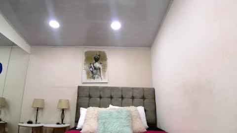 issabellajones online show from 02/25/25, 07:47