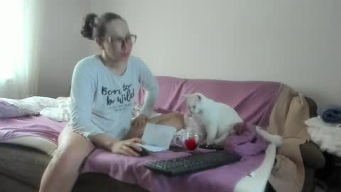 Issabelle online show from 02/28/26, 06:25