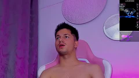 Snapshot of issac_james chatting on 03/07/25, 09:18 Issac online show from 03/07/25, 09:18