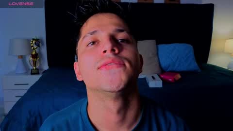 Issac online show from 04/10/26, 04:39