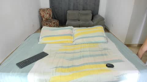 Isabella  online show from 02/06/25, 06:18