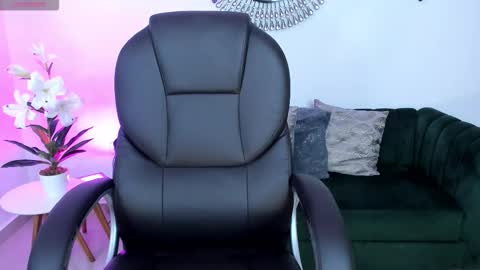 issi_loren online show from 02/26/26, 08:52