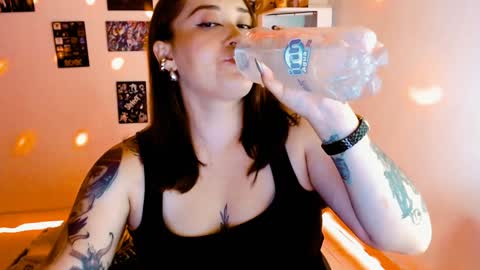 Yiz online show from 12/04/24, 02:42