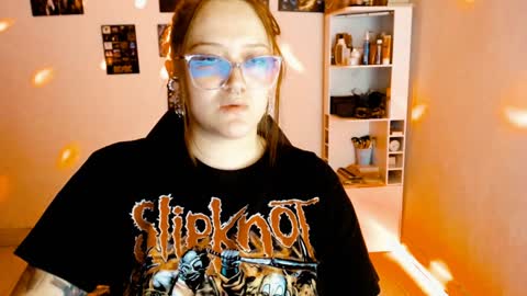 Yiz online show from 12/28/24, 07:11