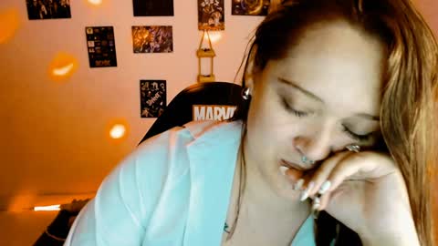 Yiz online show from 12/30/24, 09:16