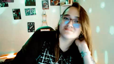 Yiz online show from 02/16/25, 10:32