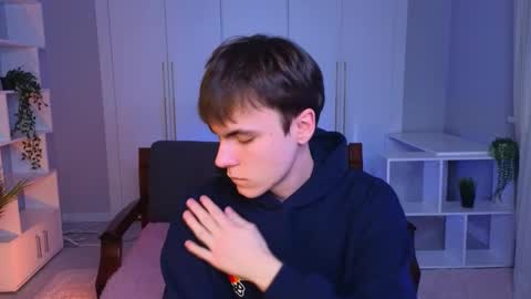 Maks online show from 02/07/25, 10:19