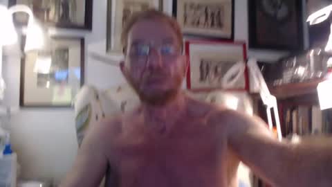 Snapshot of isubmissiveslut chatting on 06/16/26, 05:43 ImYourBitch online show from 06/16/26, 05:43