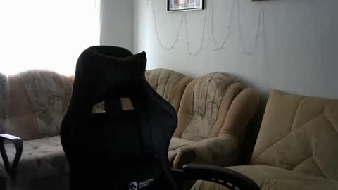 IsXLoves online show from 02/05/25, 10:51