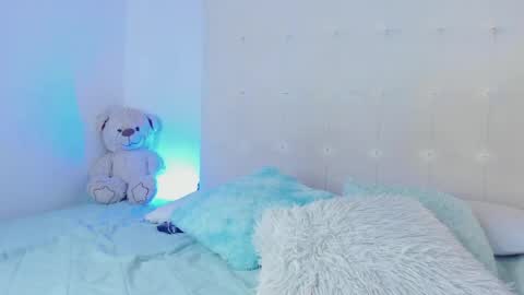 Snapshot of itahisa_cute chatting on 04/14/26, 11:05 itahisa online show from 04/14/26, 11:05