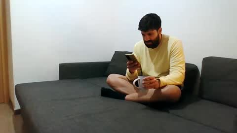 Snapshot of italianboybcn chatting on 12/28/24, 07:33 italianboybcn online show from 12/28/24, 07:33