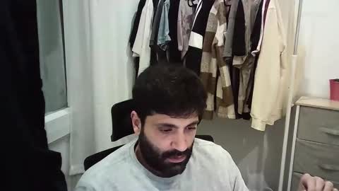 italianboybcn online show from 11/22/25, 10:53