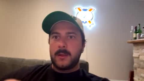 Snapshot of italianladd chatting on 09/30/25, 02:16 italianladd online show from 09/30/25, 02:16