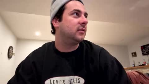 Snapshot of italianladd chatting on 10/30/25, 06:48 italianladd online show from 10/30/25, 06:48