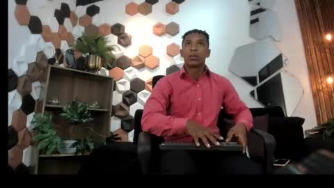 Snapshot of italomoore chatting on 10/06/25, 11:40 Italo Moore online show from 10/06/25, 11:40