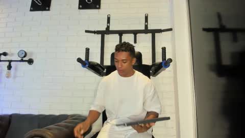 Snapshot of italomoore chatting on 10/07/25, 11:29 Italo Moore online show from 10/07/25, 11:29