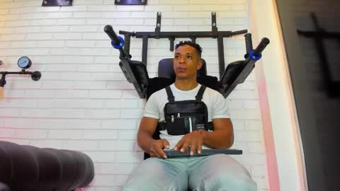 Italo Moore online show from 12/01/25, 11:15