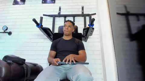 Italo Moore online show from 12/15/25, 11:25