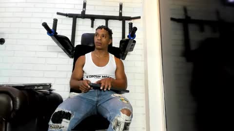 Italo Moore online show from 12/22/25, 11:29