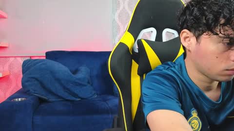 Ithan and Friends online show from 01/09/25, 01:56