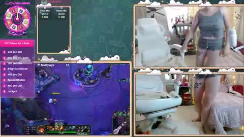 Snapshot of ithuriella chatting on 10/27/25, 04:55 ithuriella online show from 10/27/25, 04:55