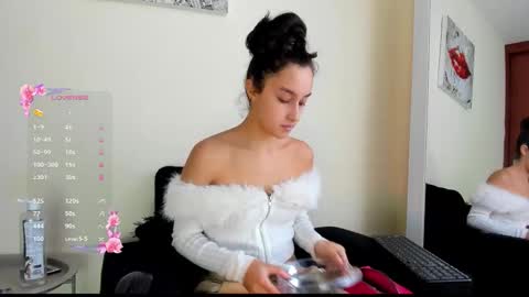 Angelica online show from 10/28/25, 07:05