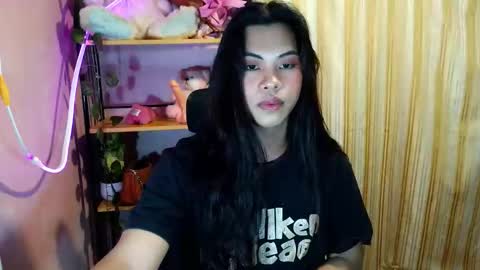 Snapshot of its_chloe20 chatting on 06/10/26, 01:21 its_chloe20 online show from 06/10/26, 01:21