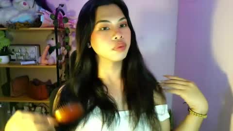 Snapshot of its_chloe20 chatting on 07/18/26, 06:23 its_chloe20 online show from 07/18/26, 06:23