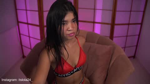 Snapshot of its_lola chatting on 01/21/25, 03:26 online show from 01/21/25, 03:26