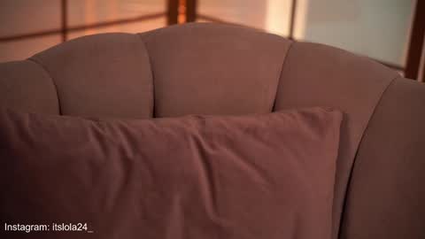 Snapshot of its_lola chatting on 01/23/25, 12:35 online show from 01/23/25, 12:35