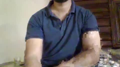 Snapshot of its_me_2323 chatting on 05/11/26, 04:40 its_me_2323 online show from 05/11/26, 04:40