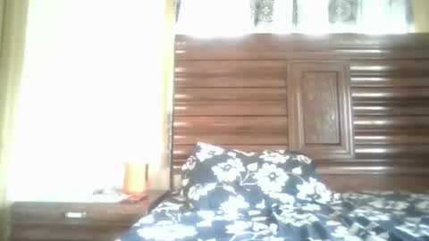 Snapshot of its_me_2323 chatting on 05/18/26, 05:24 its_me_2323 online show from 05/18/26, 05:24
