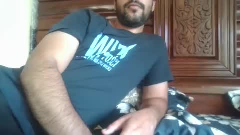 Snapshot of its_me_2323 chatting on 05/25/26, 05:24 its_me_2323 online show from 05/25/26, 05:24