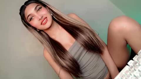 Bella online show from 02/15/25, 05:09