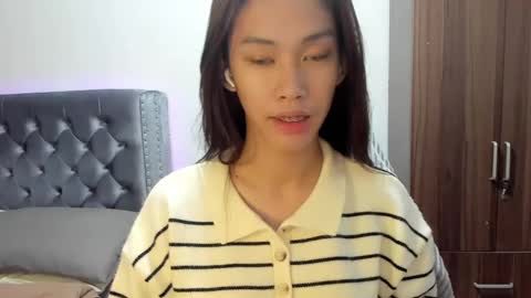 Snapshot of its_me_cora chatting on 02/06/25, 06:29 Cora online show from 02/06/25, 06:29