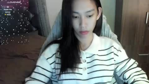 Snapshot of its_me_cora chatting on 02/09/25, 01:03 Cora online show from 02/09/25, 01:03