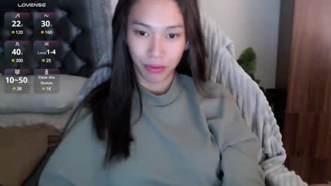 Snapshot of its_me_cora chatting on 03/04/25, 02:42 Cora online show from 03/04/25, 02:42