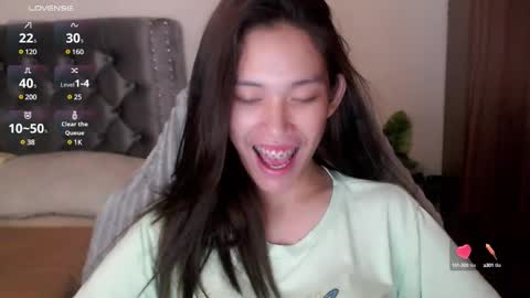 Snapshot of its_me_cora chatting on 03/05/25, 05:40 Cora online show from 03/05/25, 05:40