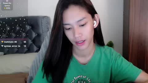 Snapshot of its_me_cora chatting on 03/06/25, 04:49 Cora online show from 03/06/25, 04:49